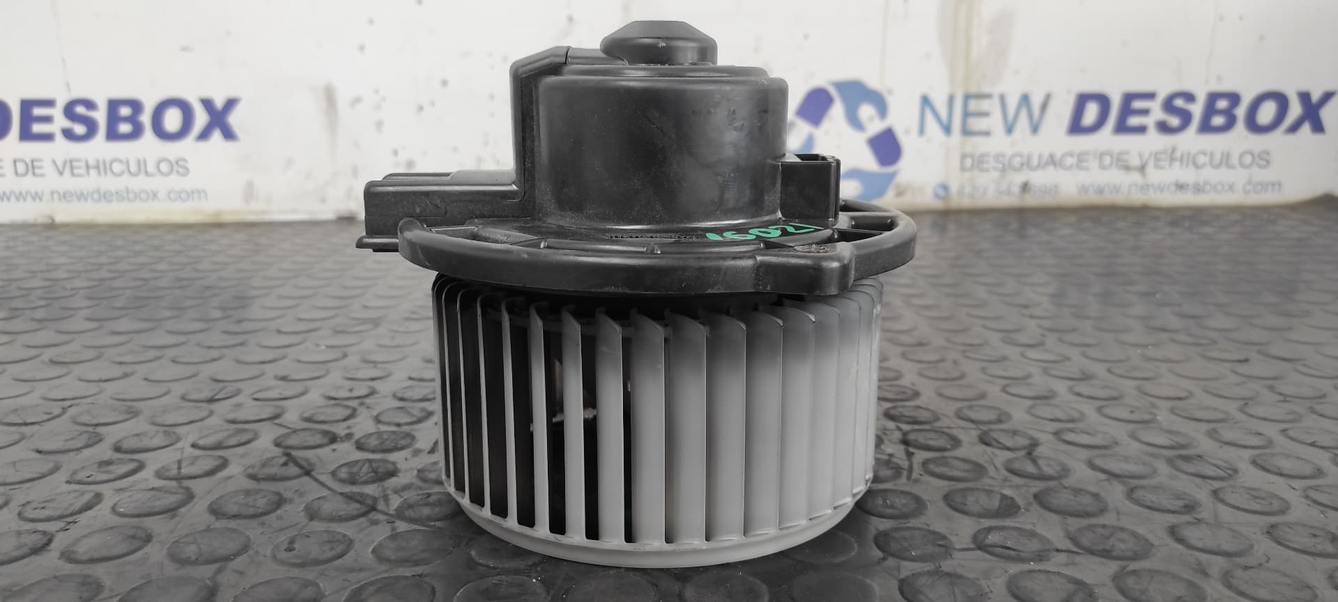 Recambio de MOTOR CALEFACCION para MITSUBISHI MONTERO (V60/V70) 3.2 DI-D Avance (5-ptas.) 4M41 referencia OEM IAM 1940005102   - GRIS