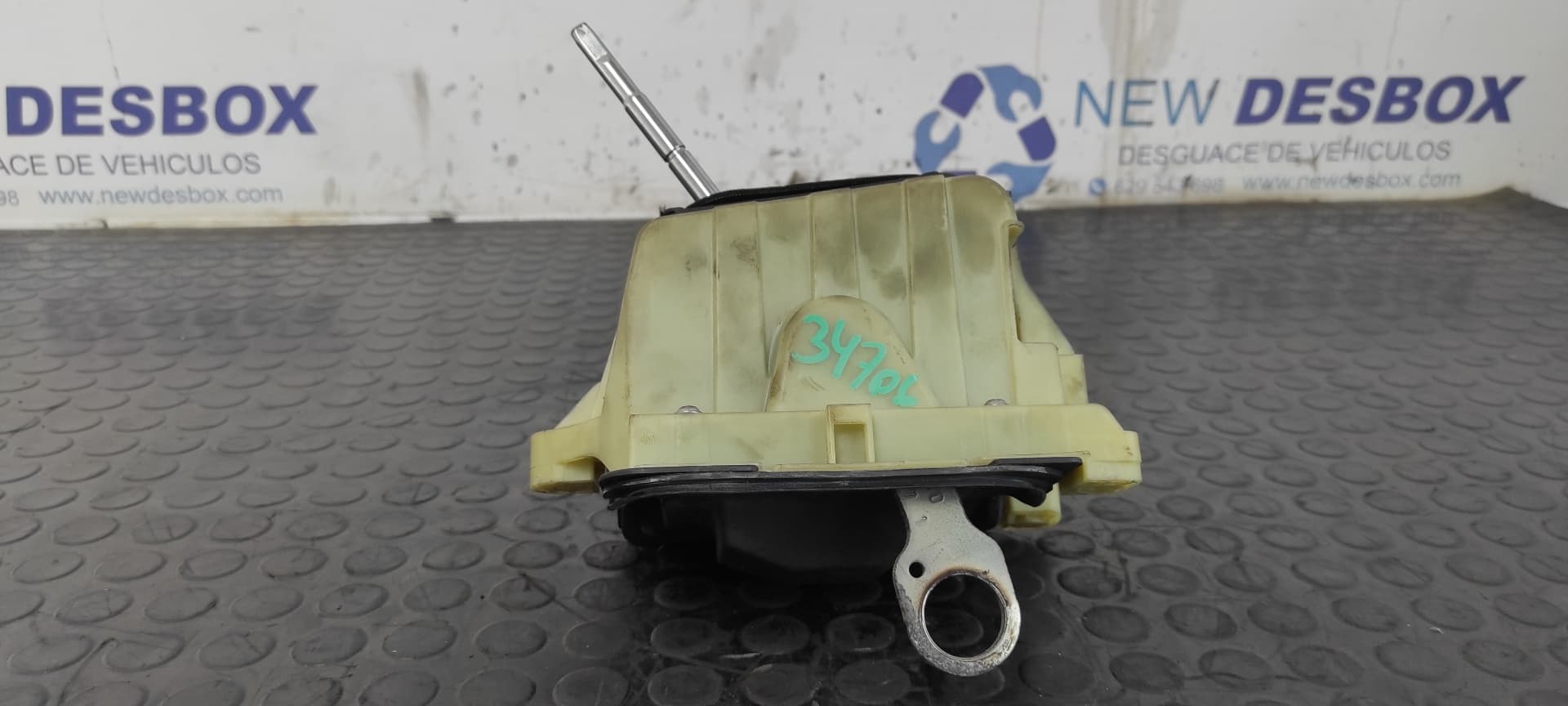 Recambio de PALANCA CAMBIO para MERCEDES-BENZ CLASE C (W204) BERLINA 2.2 CDI CAT OM646811 referencia OEM IAM 204267016   - BLANCO