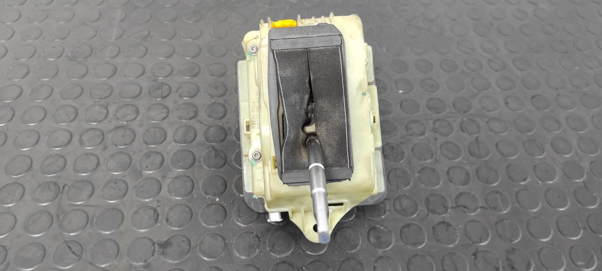 Recambio de PALANCA CAMBIO para MERCEDES-BENZ CLASE C (W204) BERLINA 2.2 CDI CAT OM646811 referencia OEM IAM 204267016   - BLANCO 6