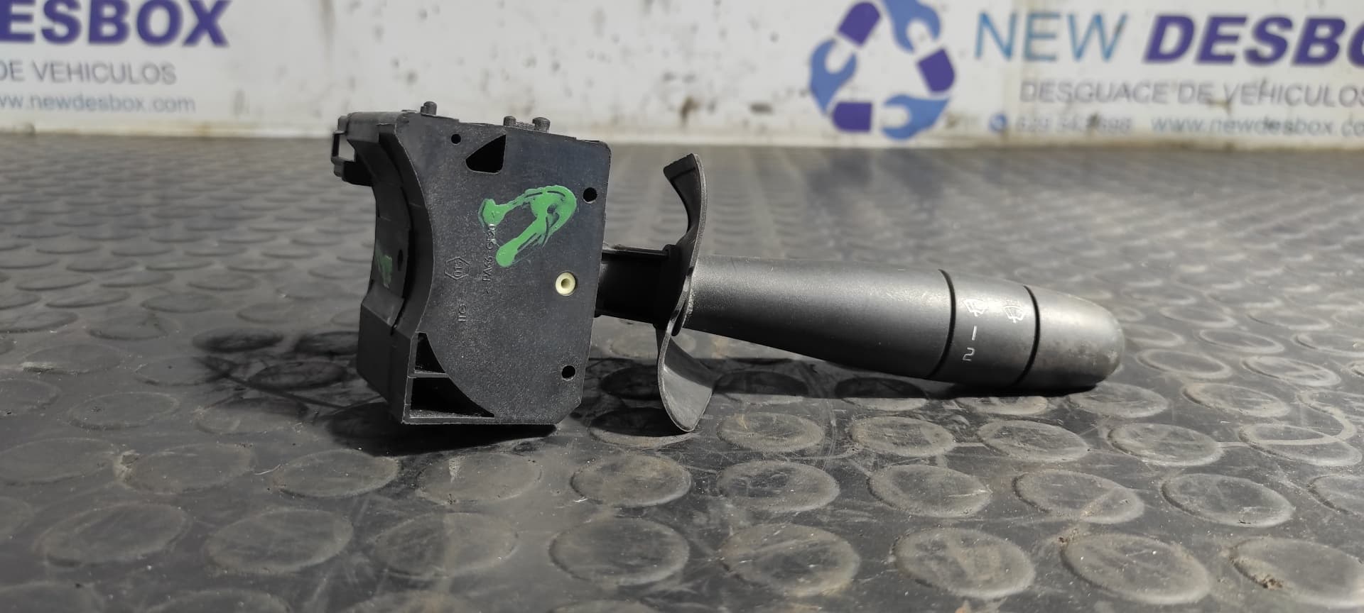 Recambio de MANDO LIMPIA para RENAULT KANGOO (F/KC0) 1.5 dCi Diesel K9K700 referencia OEM IAM 8200379529   - BLANCO