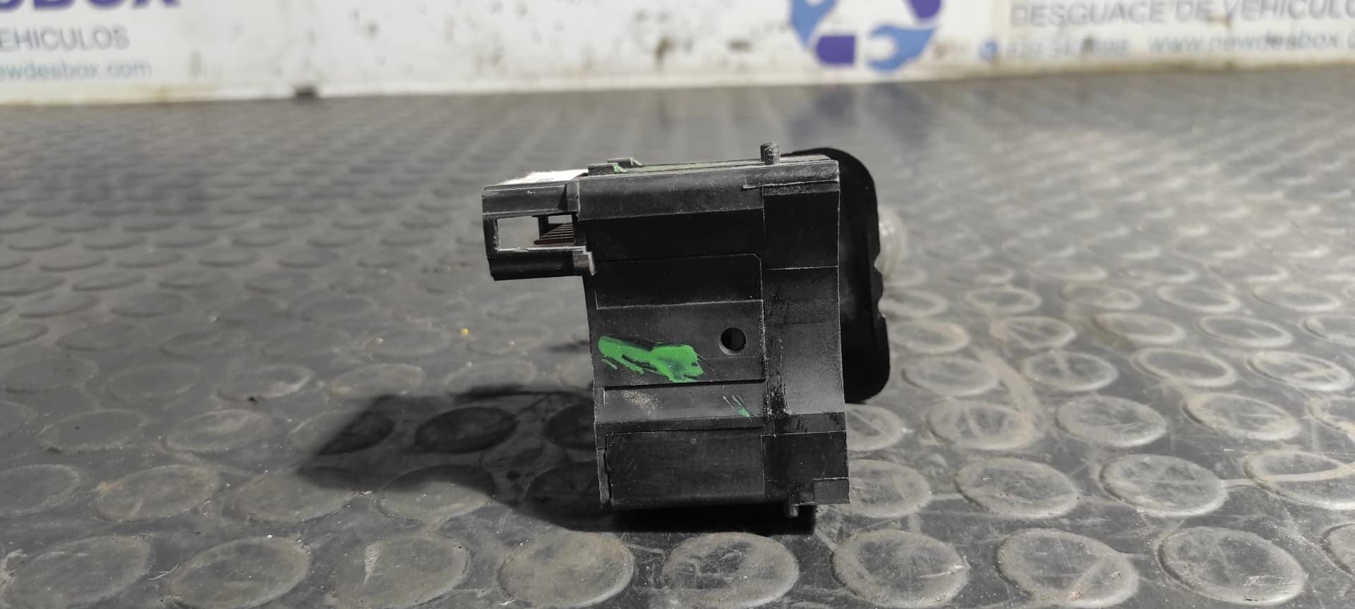 Recambio de MANDO LIMPIA para RENAULT KANGOO (F/KC0) 1.5 dCi Diesel K9K700 referencia OEM IAM 8200379529   - BLANCO 3