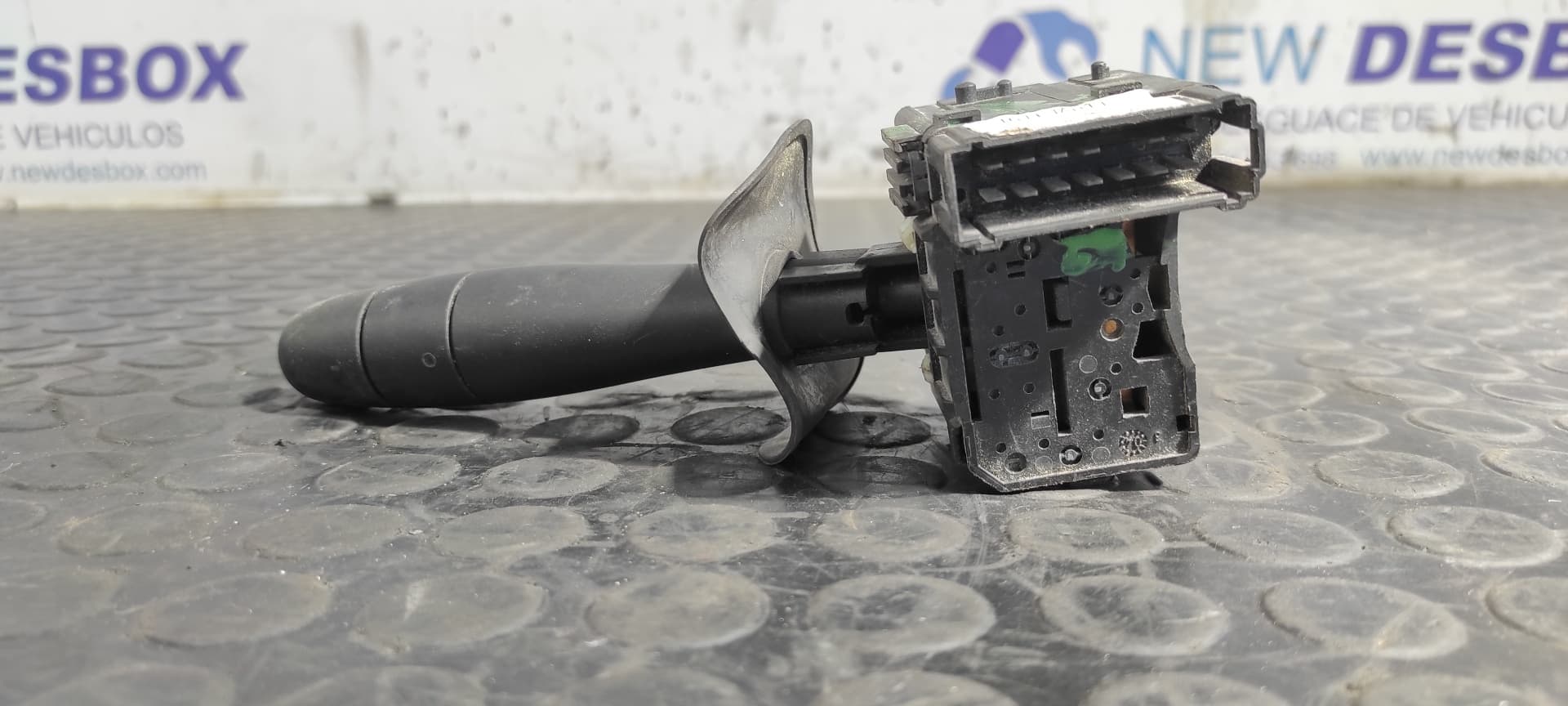 Recambio de MANDO LIMPIA para RENAULT KANGOO (F/KC0) 1.5 dCi Diesel K9K700 referencia OEM IAM 8200379529   - BLANCO 6