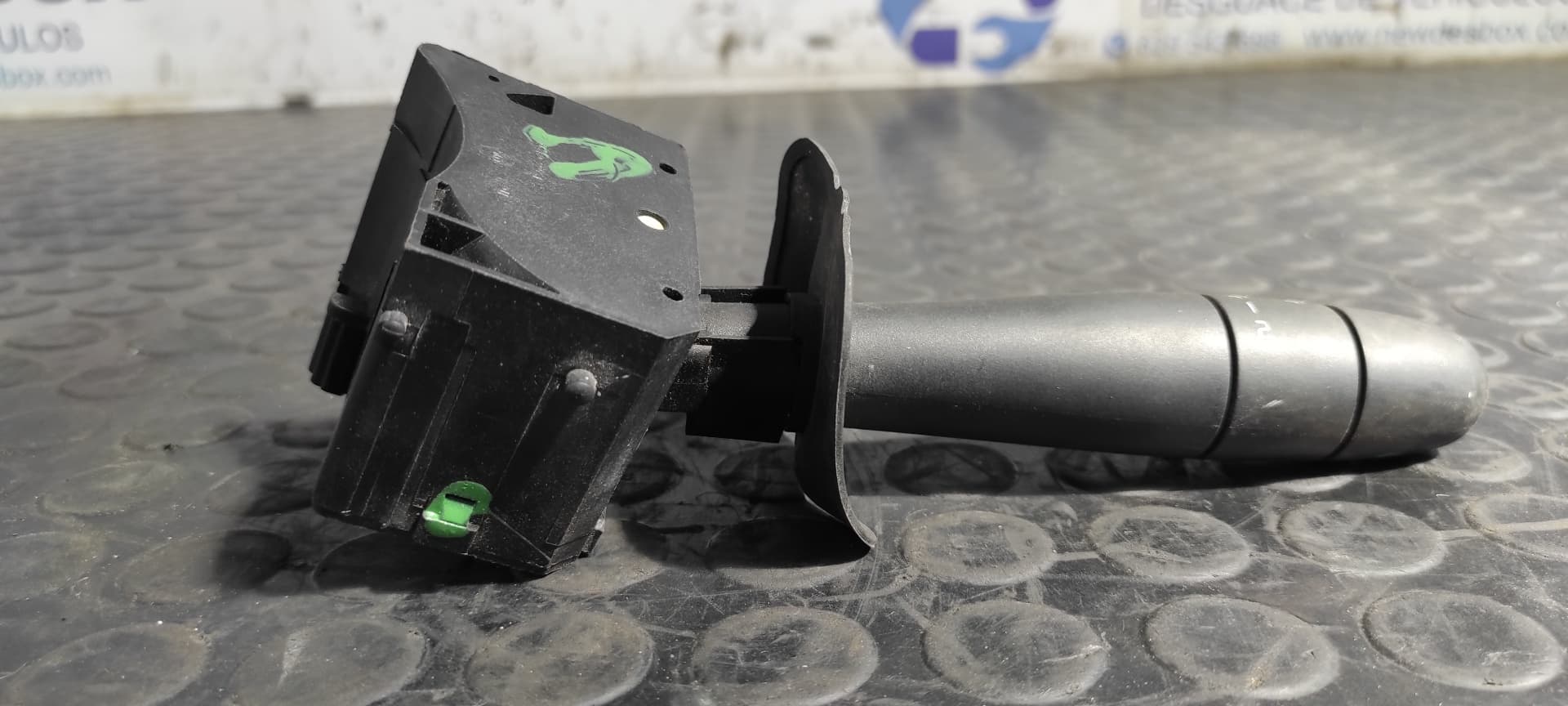 Recambio de MANDO LIMPIA para RENAULT KANGOO (F/KC0) 1.5 dCi Diesel K9K700 referencia OEM IAM 8200379529   - BLANCO 2