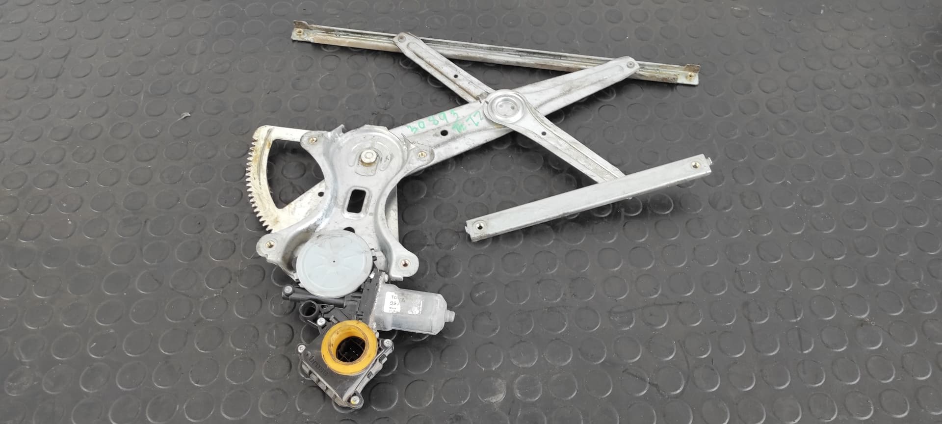 Recambio de ELEVALUNAS TRASERO IZQUIERDO para TOYOTA COROLLA VERSO (R1) 2.0 Turbodiesel CAT 1CDFTV referencia OEM IAM 698400F020   - NEGRO
