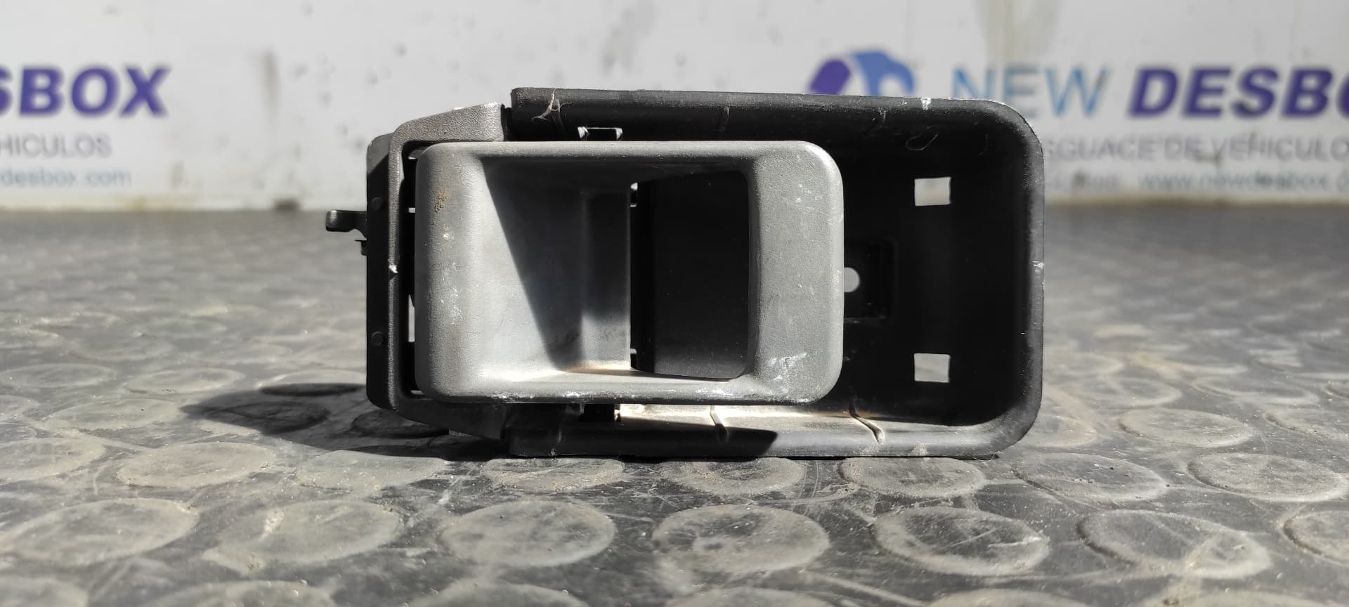 Recambio de MANETA INTERIOR DELANTERA IZQUIERDA para CITROEN JUMPER CAJA ABIERTA (06.2006 =>) 33 L1 HDi 100 4HY referencia OEM IAM A739   - BLANCO