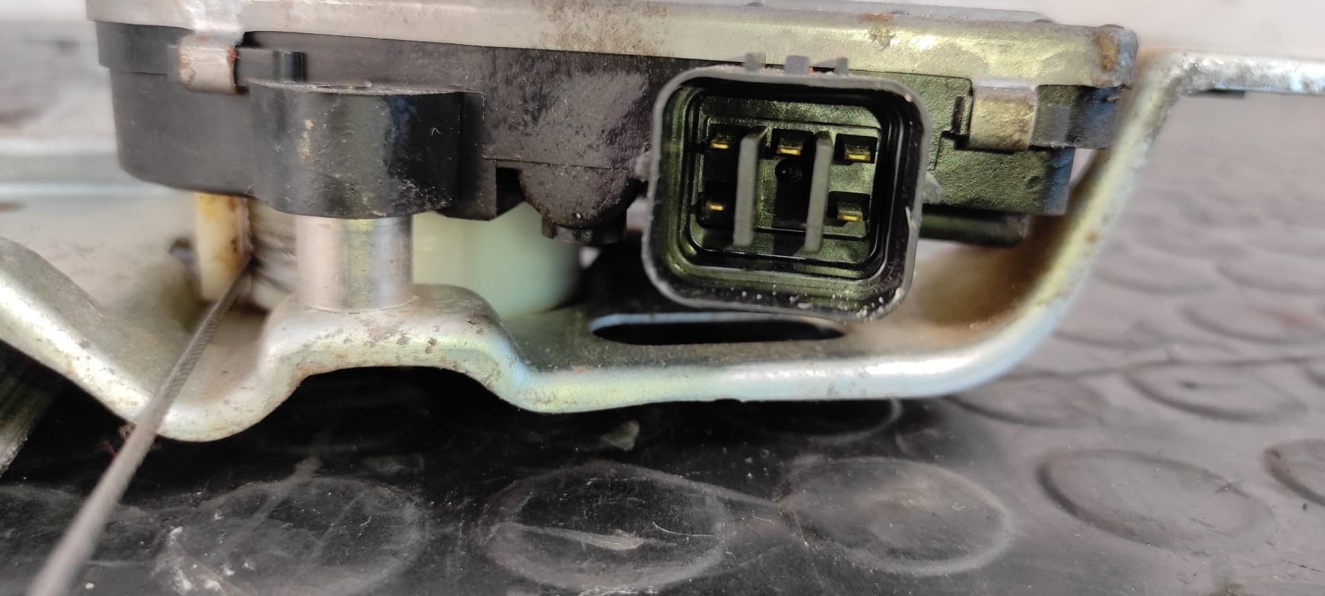 Recambio de ELEVALUNAS TRASERO IZQUIERDO para MITSUBISHI MONTERO (V60/V70) 3.2 DI-D Avance (5-ptas.) 4M41 referencia OEM IAM MR436869   - GRIS 2
