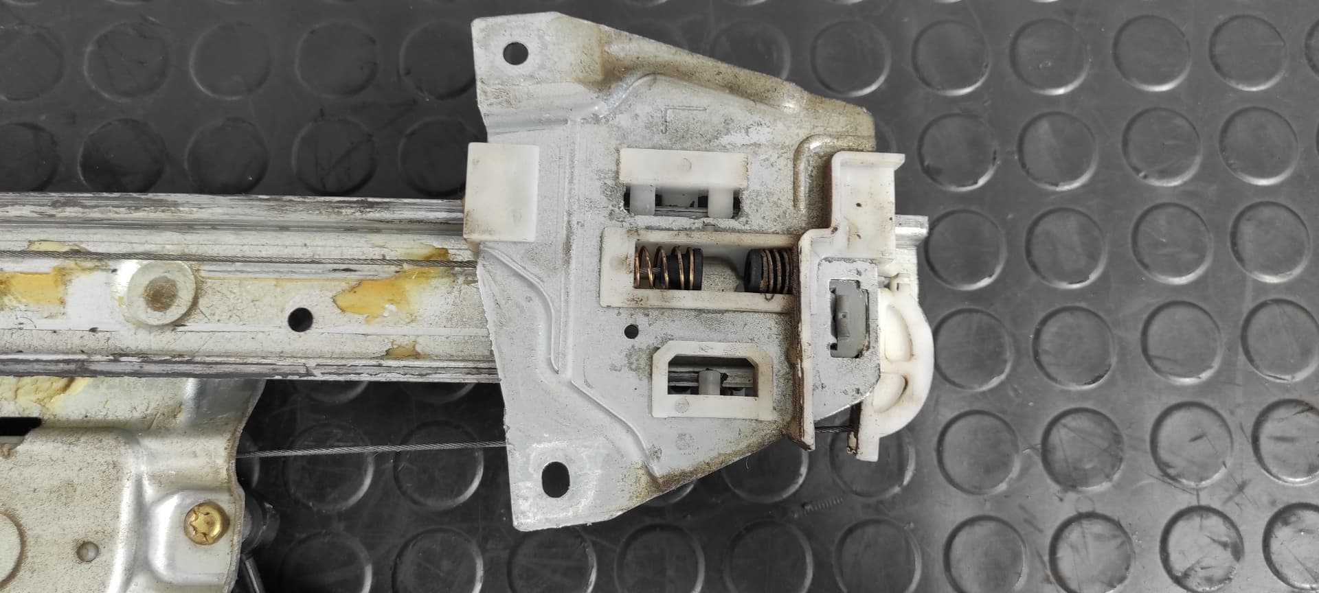 Recambio de ELEVALUNAS TRASERO IZQUIERDO para MITSUBISHI MONTERO (V60/V70) 3.2 DI-D Avance (5-ptas.) 4M41 referencia OEM IAM MR436869   - GRIS 3