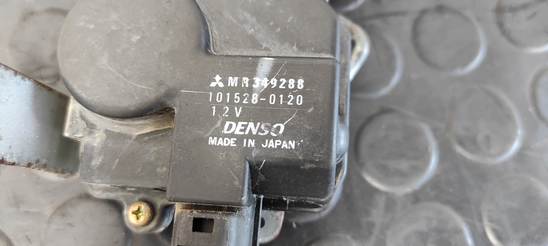 Recambio de CERRADURA PUERTA TRASERA DERECHA para MITSUBISHI MONTERO (V60/V70) 3.2 DI-D Avance (5-ptas.) 4M41 referencia OEM IAM MR349288   - GRIS 4