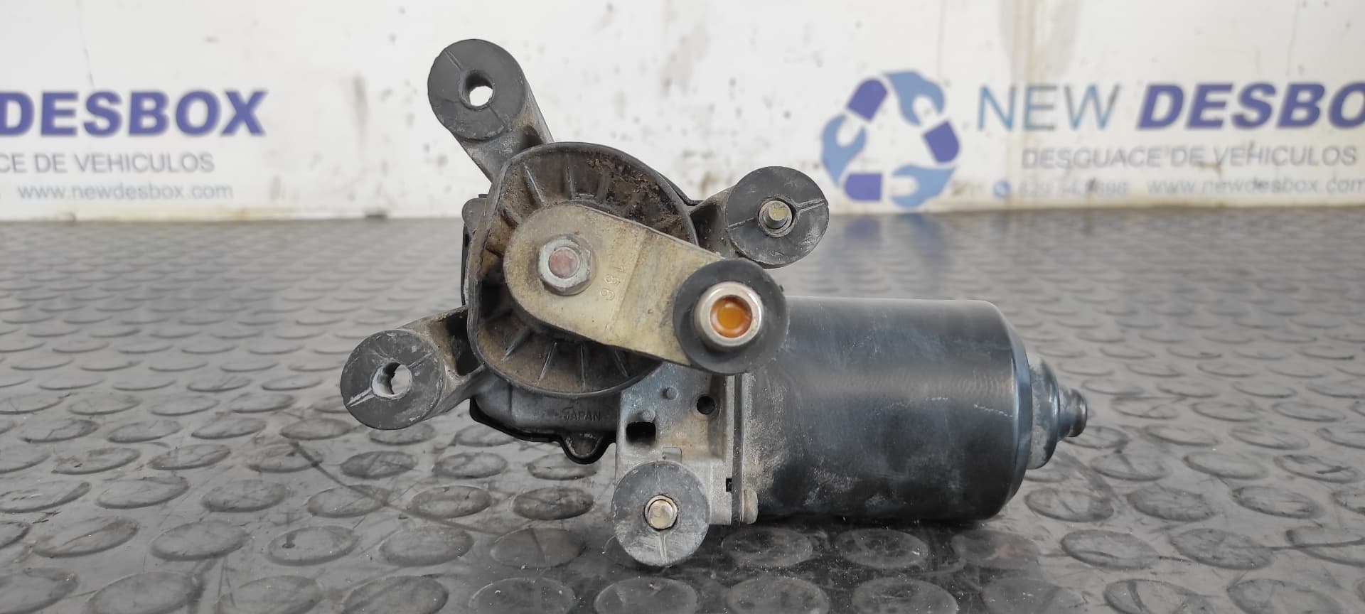 Recambio de MOTOR LIMPIA DELANTERO para MITSUBISHI MONTERO (V60/V70) 3.2 DI-D Avance (5-ptas.) 4M41 referencia OEM IAM MR388038   - GRIS