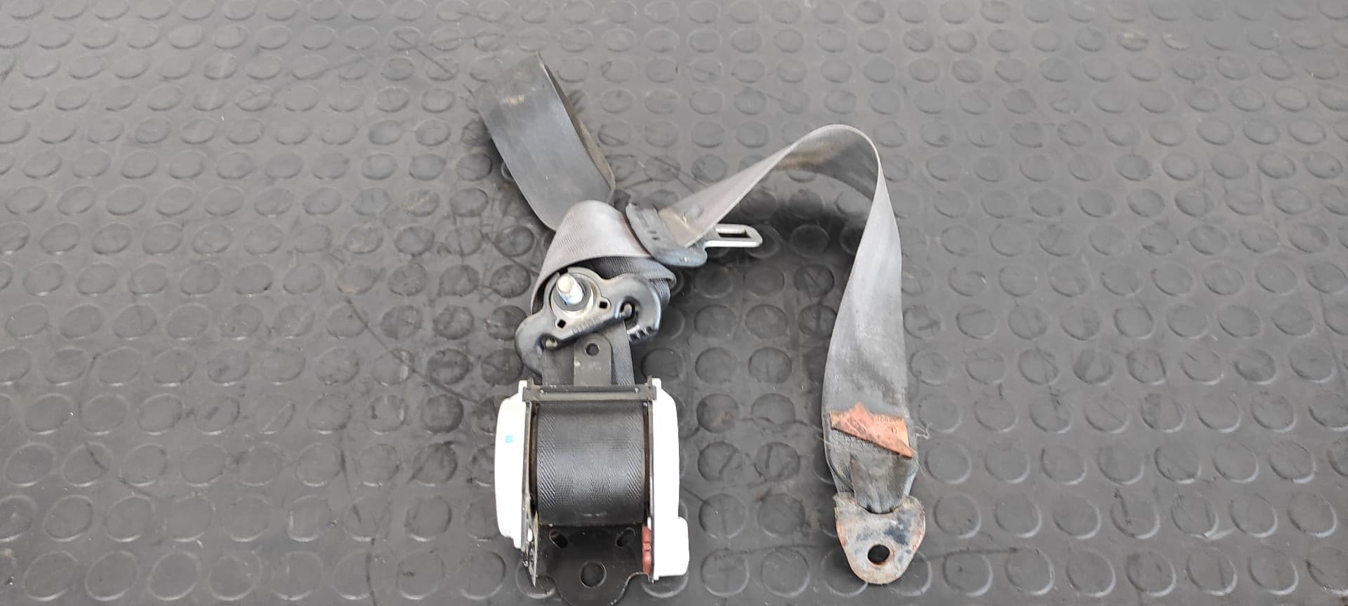 Recambio de CINTURON TRASERO DERECHO para MITSUBISHI MONTERO (V60/V70) 3.2 DI-D Avance (5-ptas.) 4M41 referencia OEM IAM TKAB0EN239   - GRIS