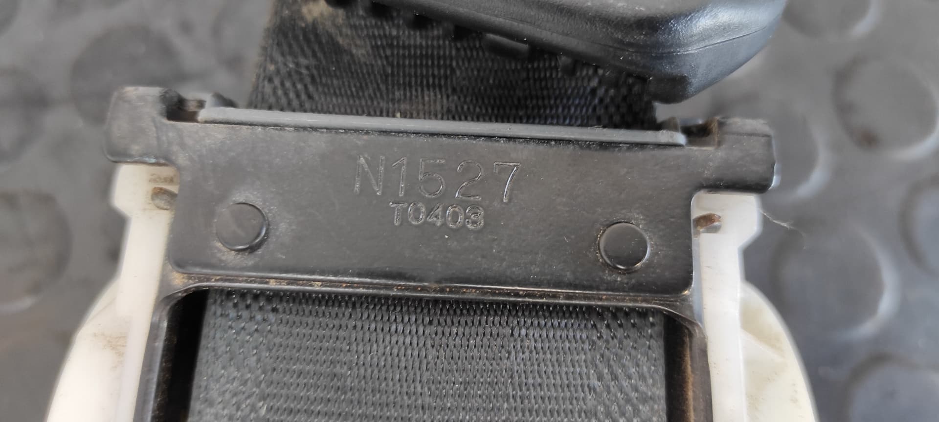 Recambio de CINTURON TRASERO DERECHO para MITSUBISHI MONTERO (V60/V70) 3.2 DI-D Avance (5-ptas.) 4M41 referencia OEM IAM TKAB0EN239   - GRIS 4