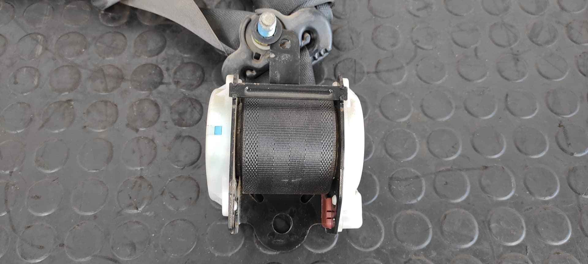 Recambio de CINTURON TRASERO DERECHO para MITSUBISHI MONTERO (V60/V70) 3.2 DI-D Avance (5-ptas.) 4M41 referencia OEM IAM TKAB0EN239   - GRIS 6