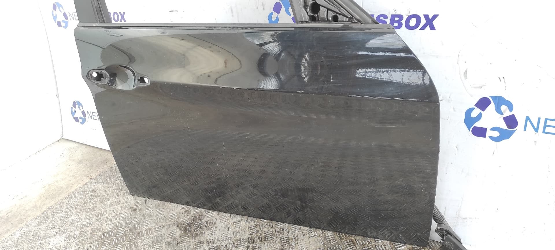 Recambio de PUERTA DELANTERA DERECHA para BMW SERIE 3 BERLINA (E90) 204D4 referencia OEM IAM    - NEGRO 6