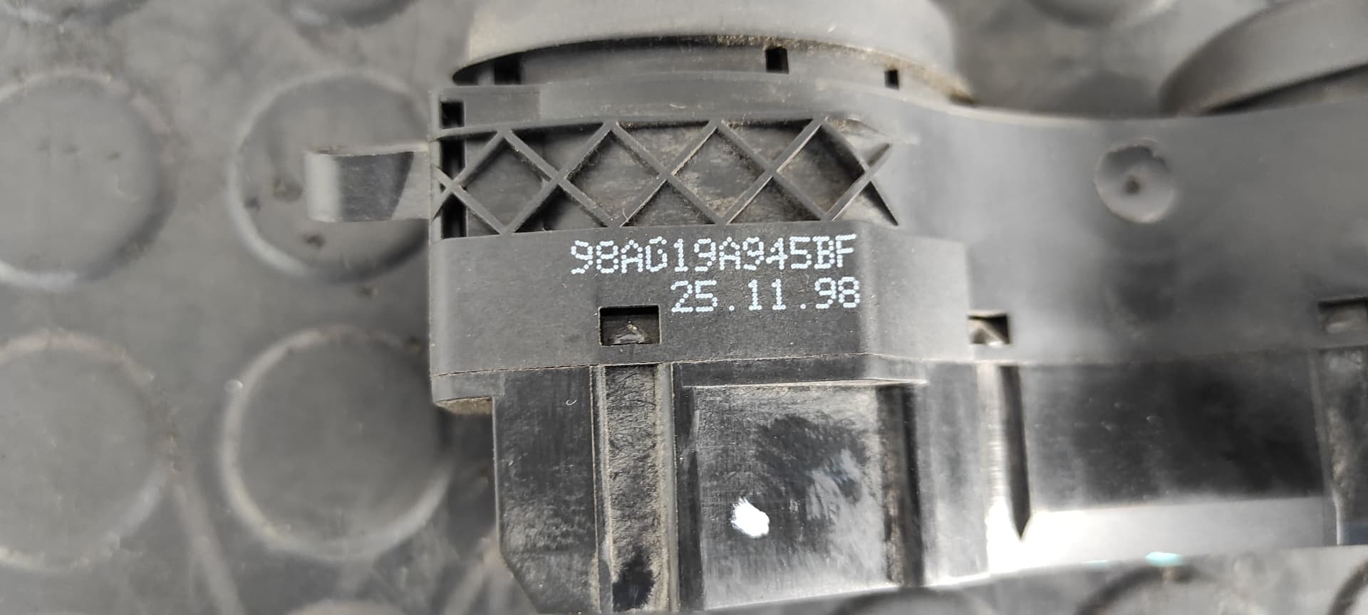 Recambio de MANDO MULTIFUNCION para FORD FOCUS BERLINA (CAK) Ghia EDDC referencia OEM IAM 98AG19A945BF   - GRIS 6