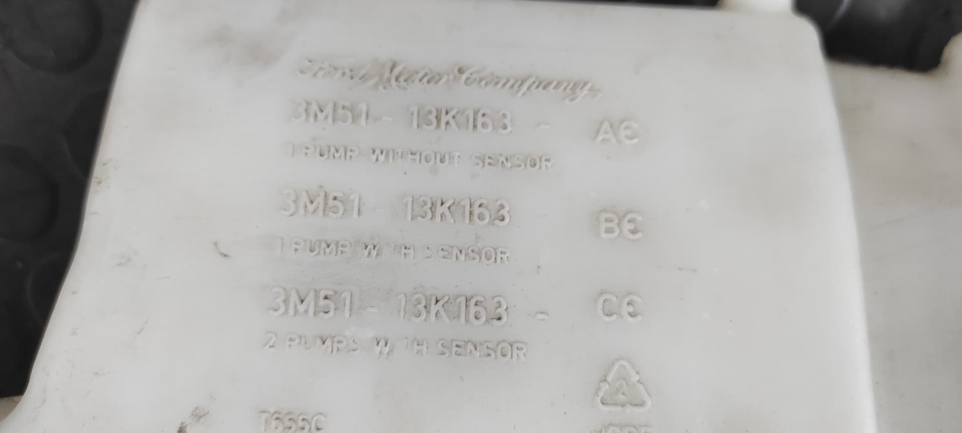 Recambio de DEPOSITO LIMPIA para FORD KUGA (CBS) Titanium S TXDA referencia OEM IAM 3M5113K163AC   - BLANCO 7
