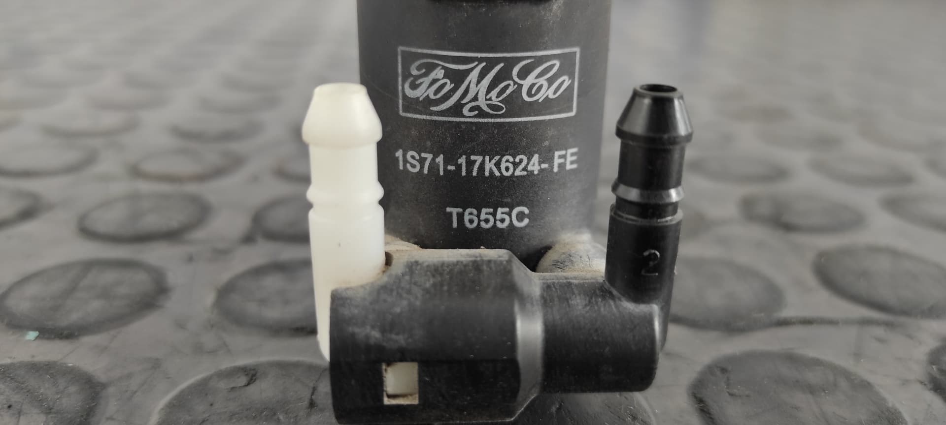 Recambio de BOMBA LIMPIA para FORD KUGA (CBS) Titanium S TXDA referencia OEM IAM 1S7117K624FE   - BLANCO 2
