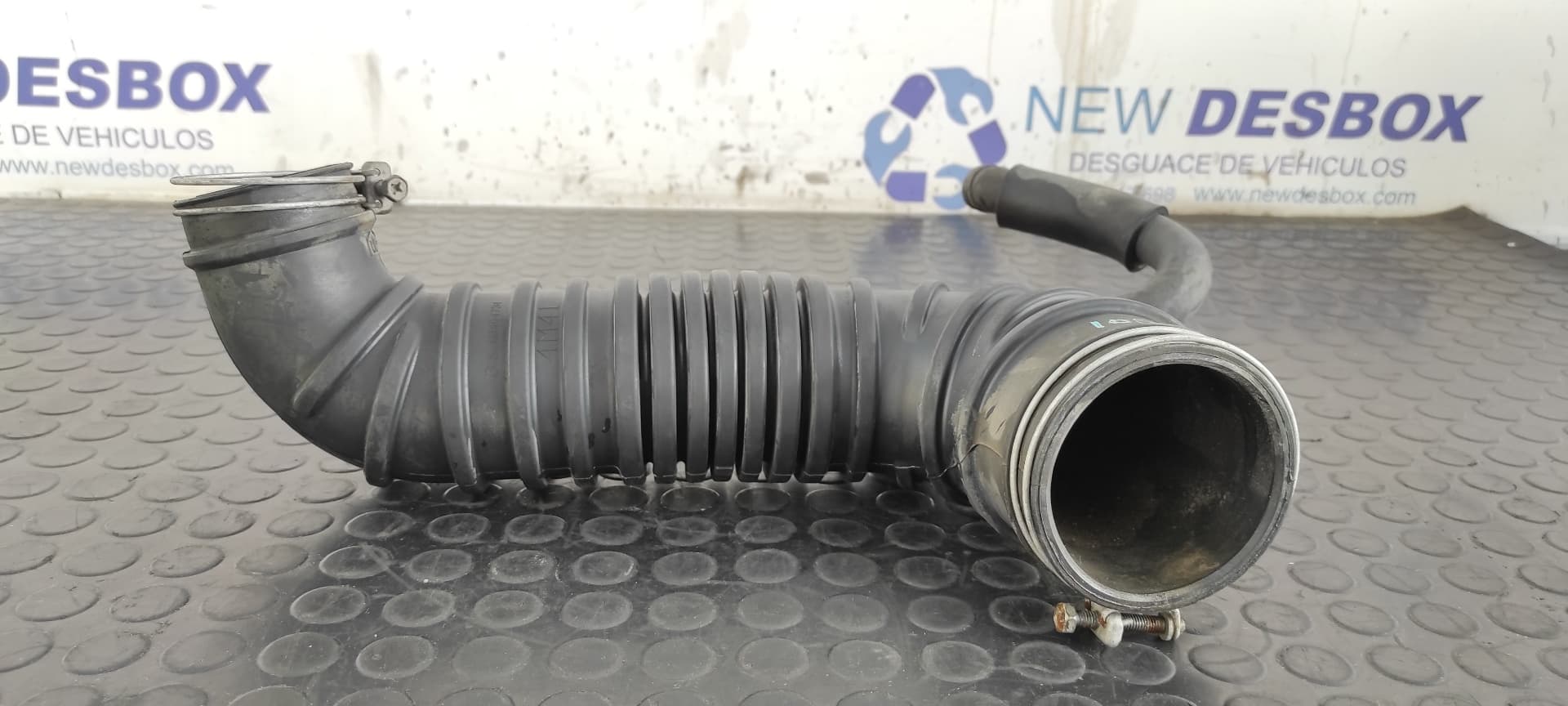 Recambio de TUBO para MITSUBISHI MONTERO (V60/V70) 3.2 DI-D Avance (5-ptas.) 4M41 referencia OEM IAM MR404734   - GRIS