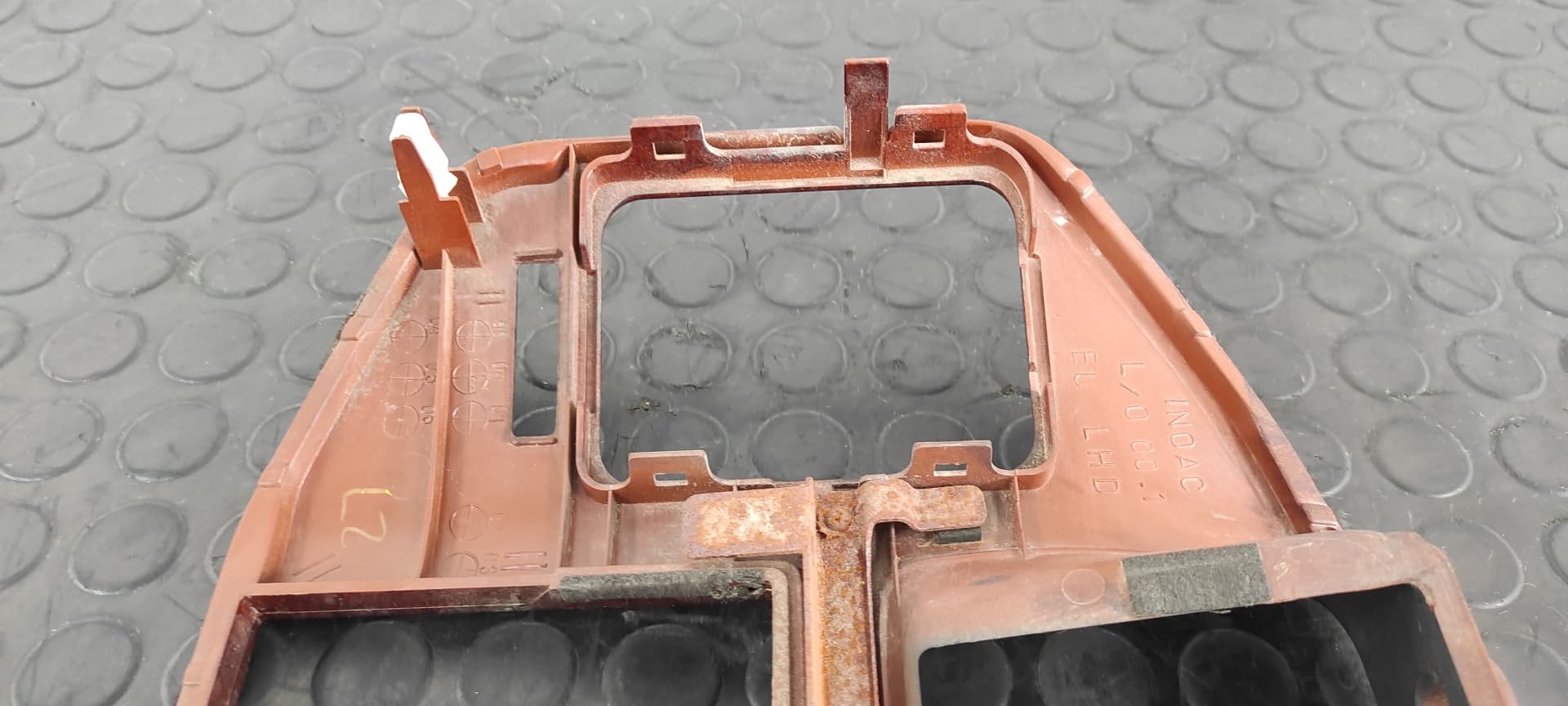 Recambio de MOLDURA para MITSUBISHI MONTERO (V60/V70) 3.2 DI-D Avance (5-ptas.) 4M41 referencia OEM IAM MR456373   - GRIS 4