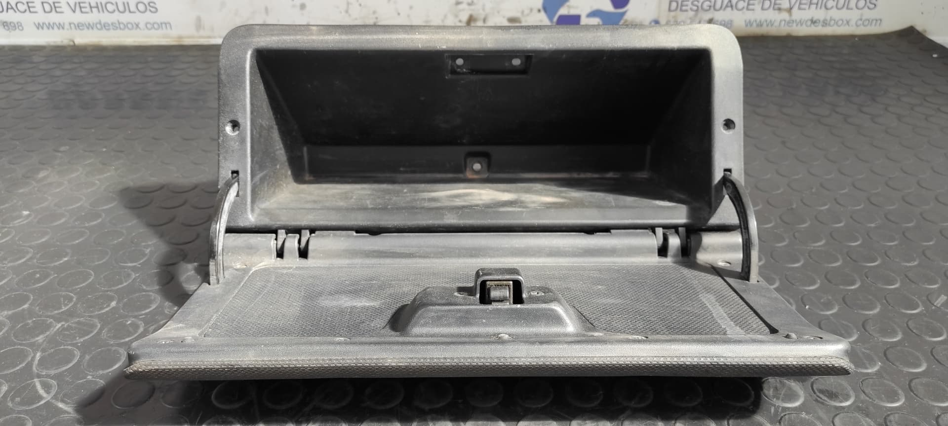 Recambio de GUANTERA para MITSUBISHI MONTERO (V60/V70) 3.2 DI-D Avance (5-ptas.) 4M41 referencia OEM IAM MR402402   - GRIS 5