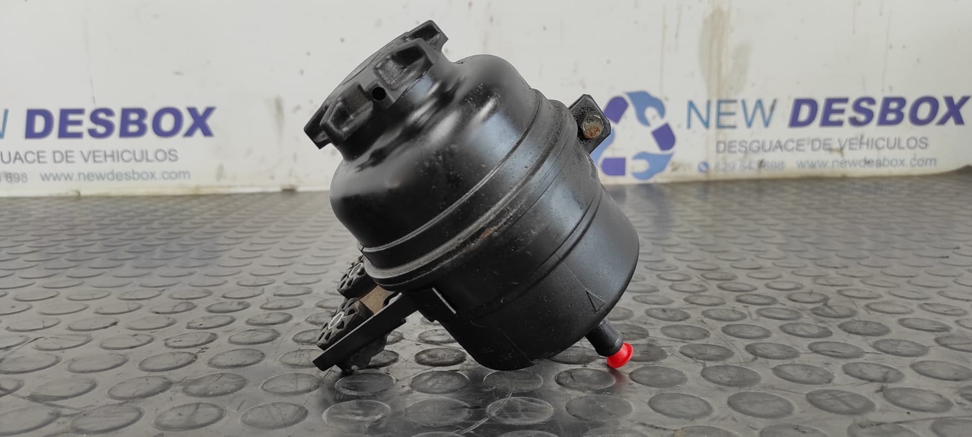Recambio de DEPOSITO SERVO para BMW SERIE 3 BERLINA (E90) 320d 204D4 referencia OEM IAM 32411097164   - NEGRO