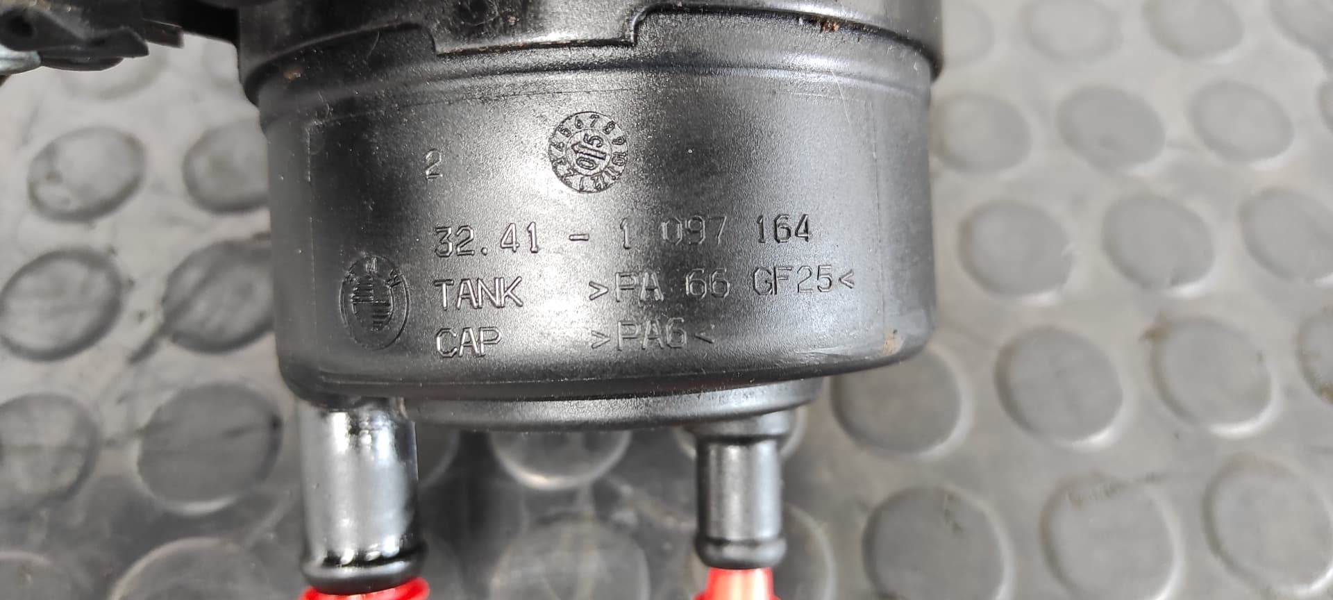 Recambio de DEPOSITO SERVO para BMW SERIE 3 BERLINA (E90) 320d 204D4 referencia OEM IAM 32411097164   - NEGRO 2