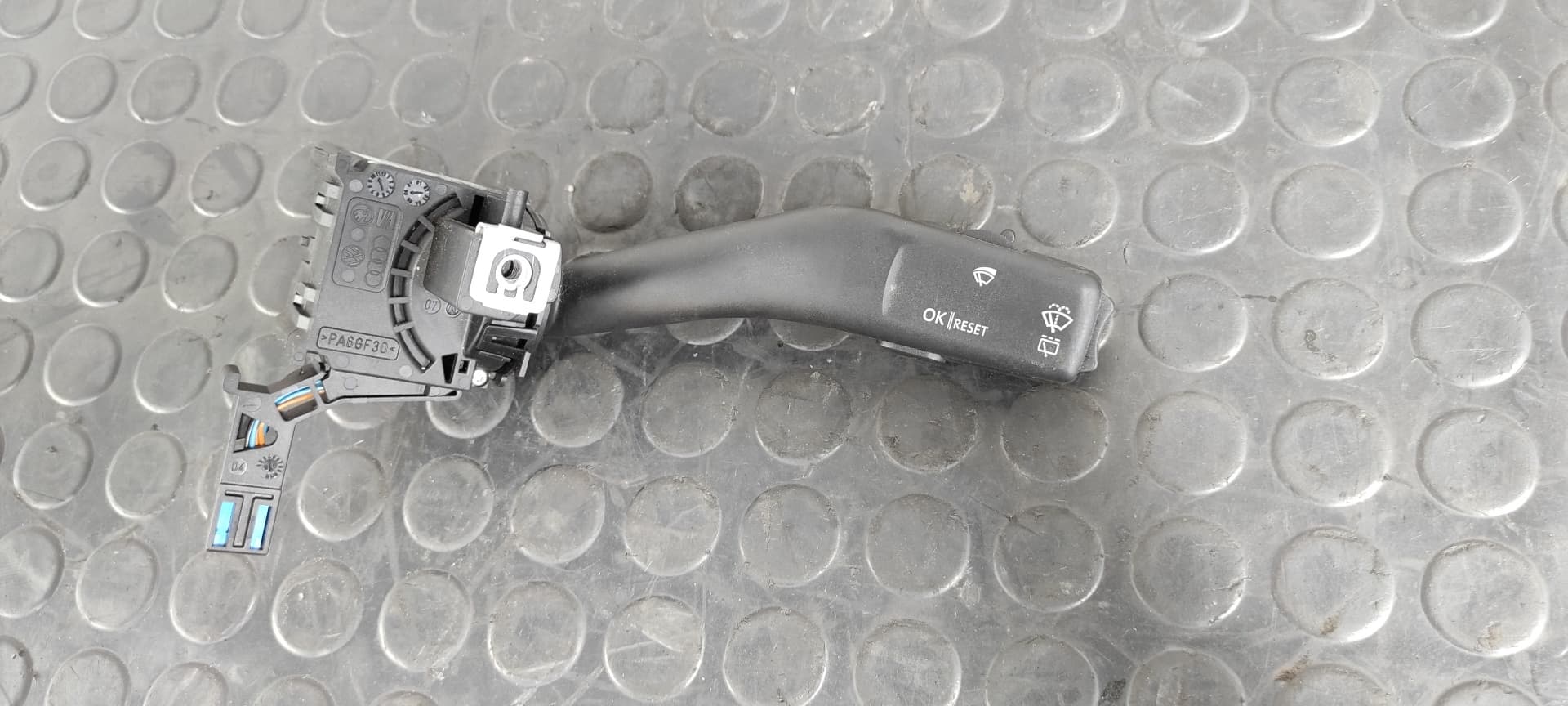 Recambio de MANDO LIMPIA para SEAT ALTEA (5P1) Arena BXE referencia OEM IAM 1K0953519A   - GRIS