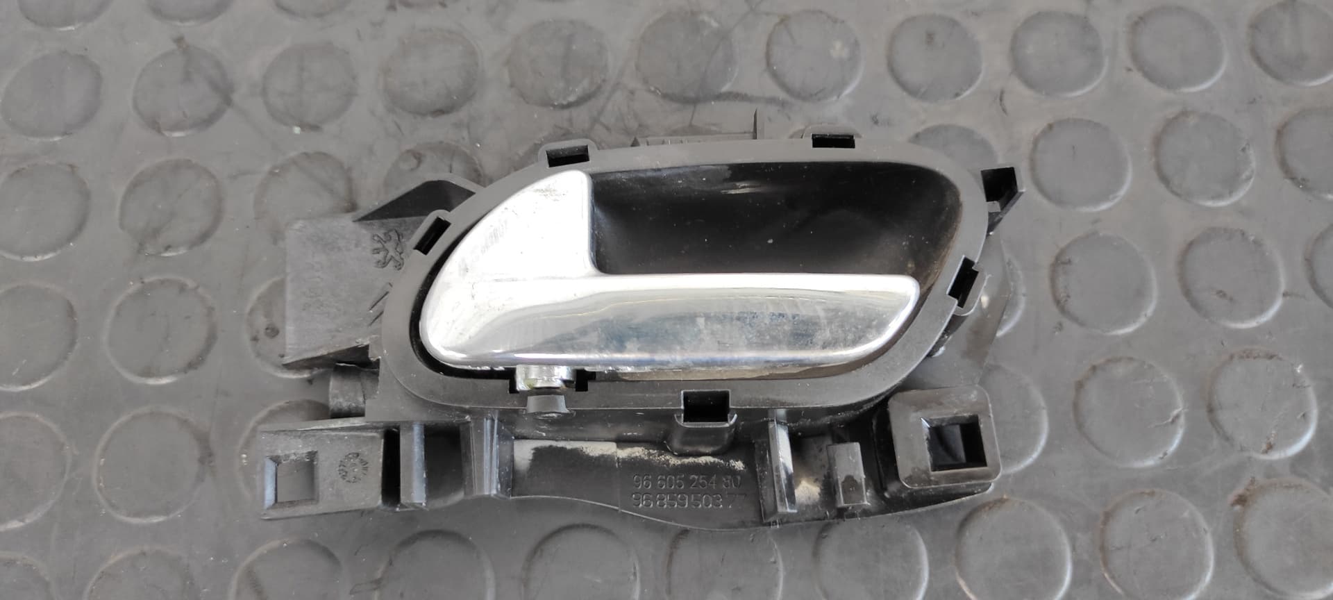 Recambio de MANETA INTERIOR TRASERA IZQUIERDA para PEUGEOT 308 Confort 5FW referencia OEM IAM 9660525480   - GRIS