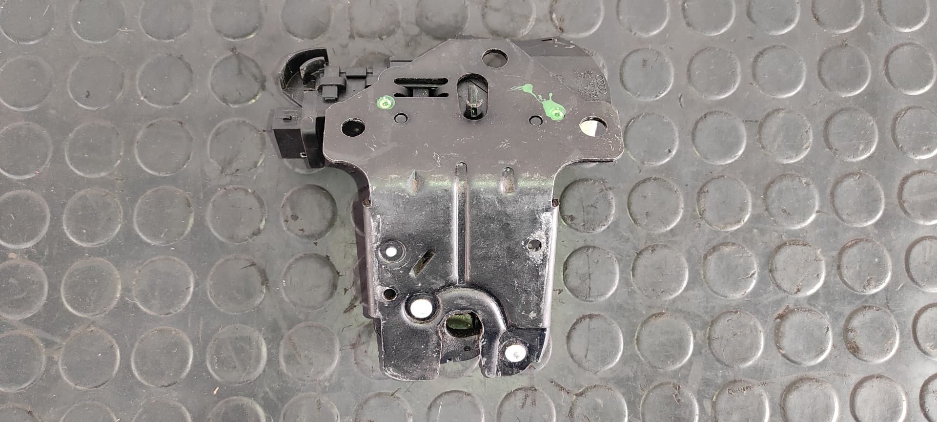 Recambio de CERRADURA MALETERO / PORTON para AUDI A4 AVANT (8E) 2.0 TDI Quattro (DPF) BRE referencia OEM IAM 8P4827505B   - BLANCO 6
