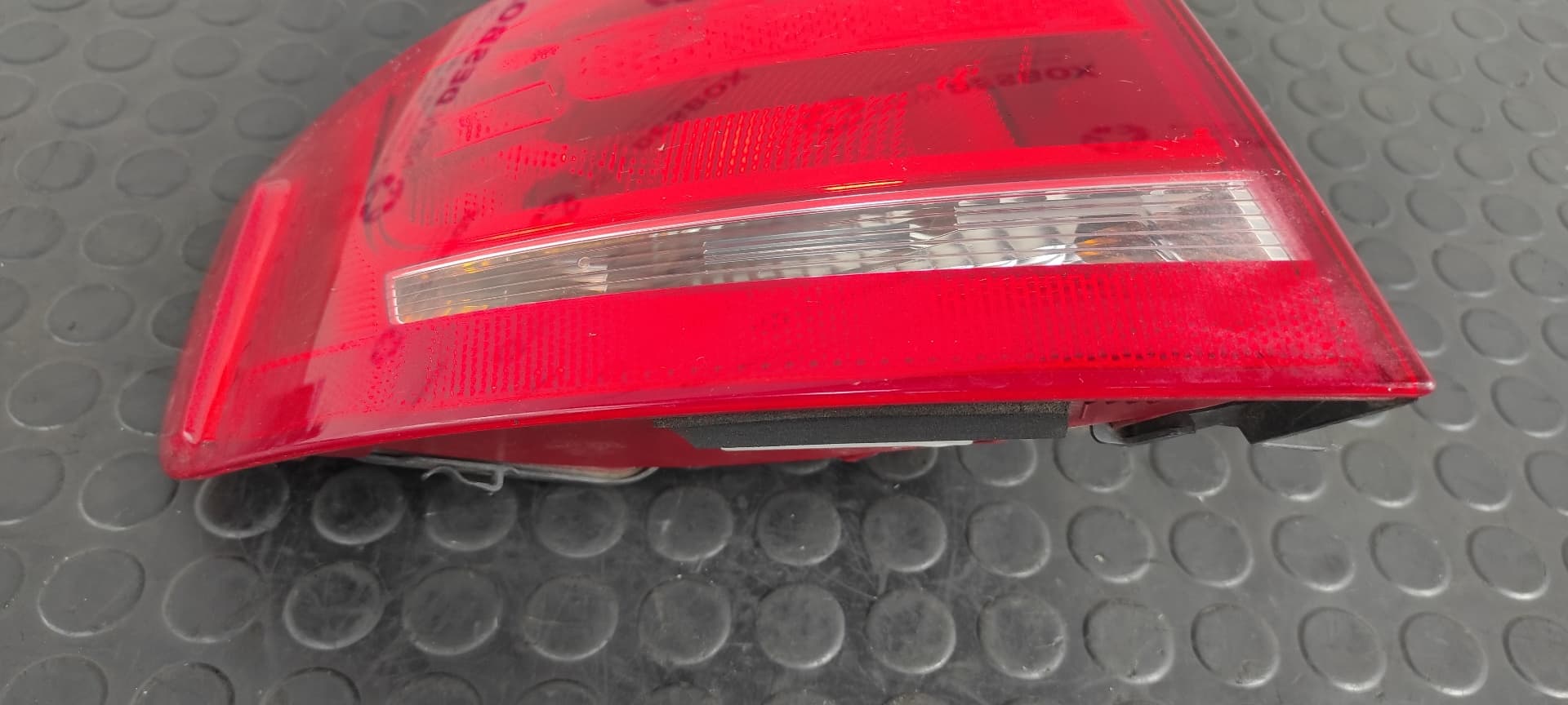 Recambio de PILOTO TRASERO IZQUIERDO para AUDI A4 BER. (B8) Basis CAG referencia OEM IAM 8K5945095D   - NEGRO 8