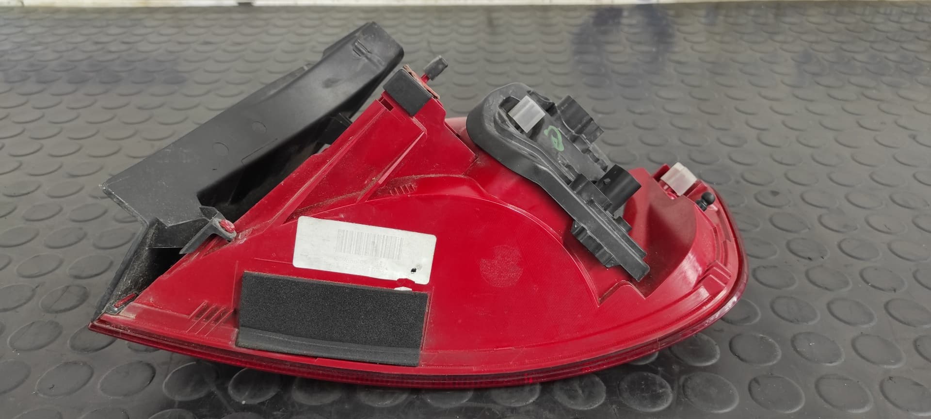 Recambio de PILOTO TRASERO IZQUIERDO para AUDI A4 BER. (B8) Basis CAG referencia OEM IAM 8K5945095D   - NEGRO 9
