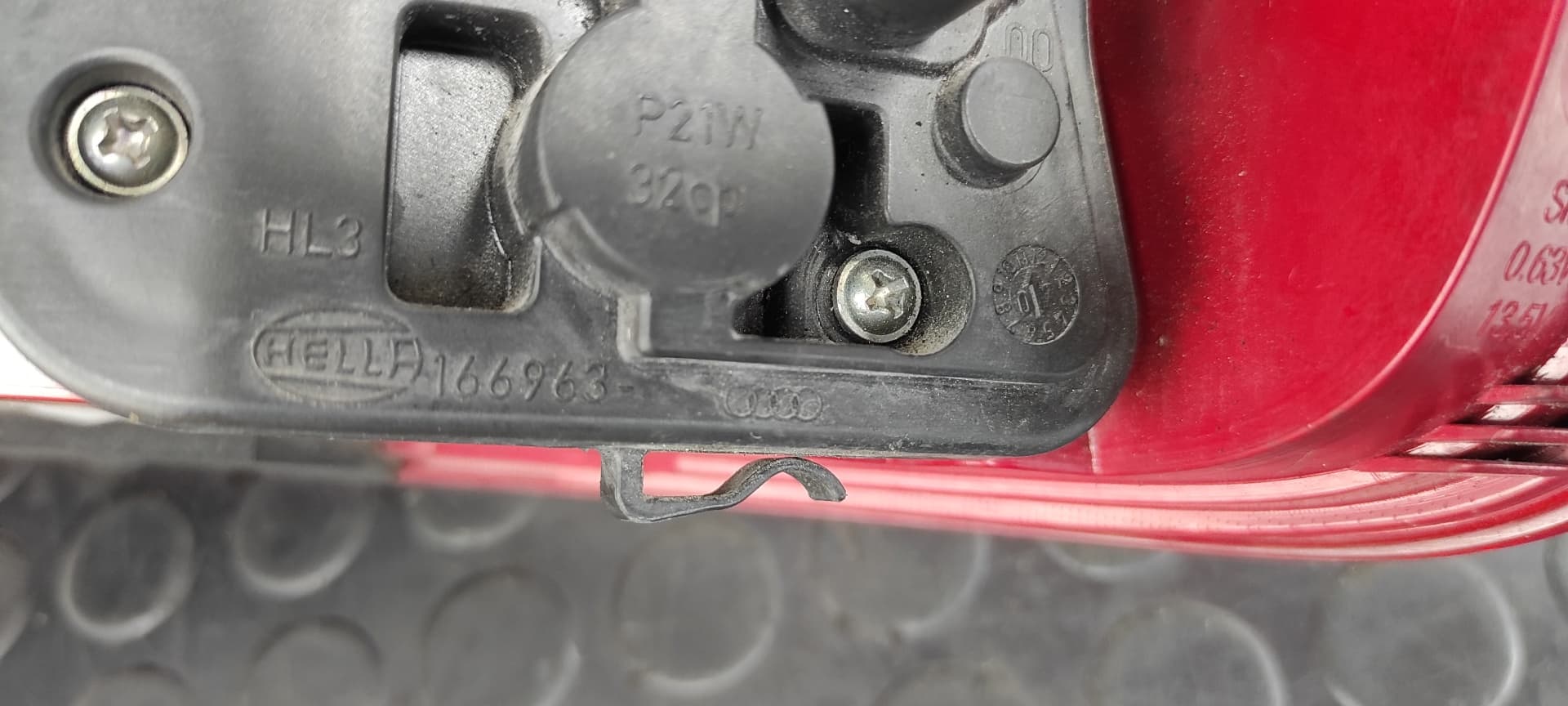 Recambio de PILOTO TRASERO IZQUIERDO para AUDI A4 BER. (B8) Basis CAG referencia OEM IAM 8K5945095D   - NEGRO 4
