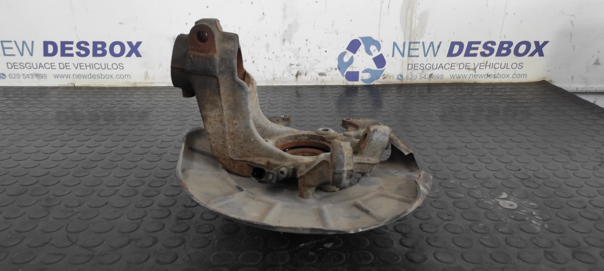 Recambio de MANGUETA DELANTERA IZQUIERDA para AUDI A3 (8P) BSE referencia OEM IAM 1K02557DE 3