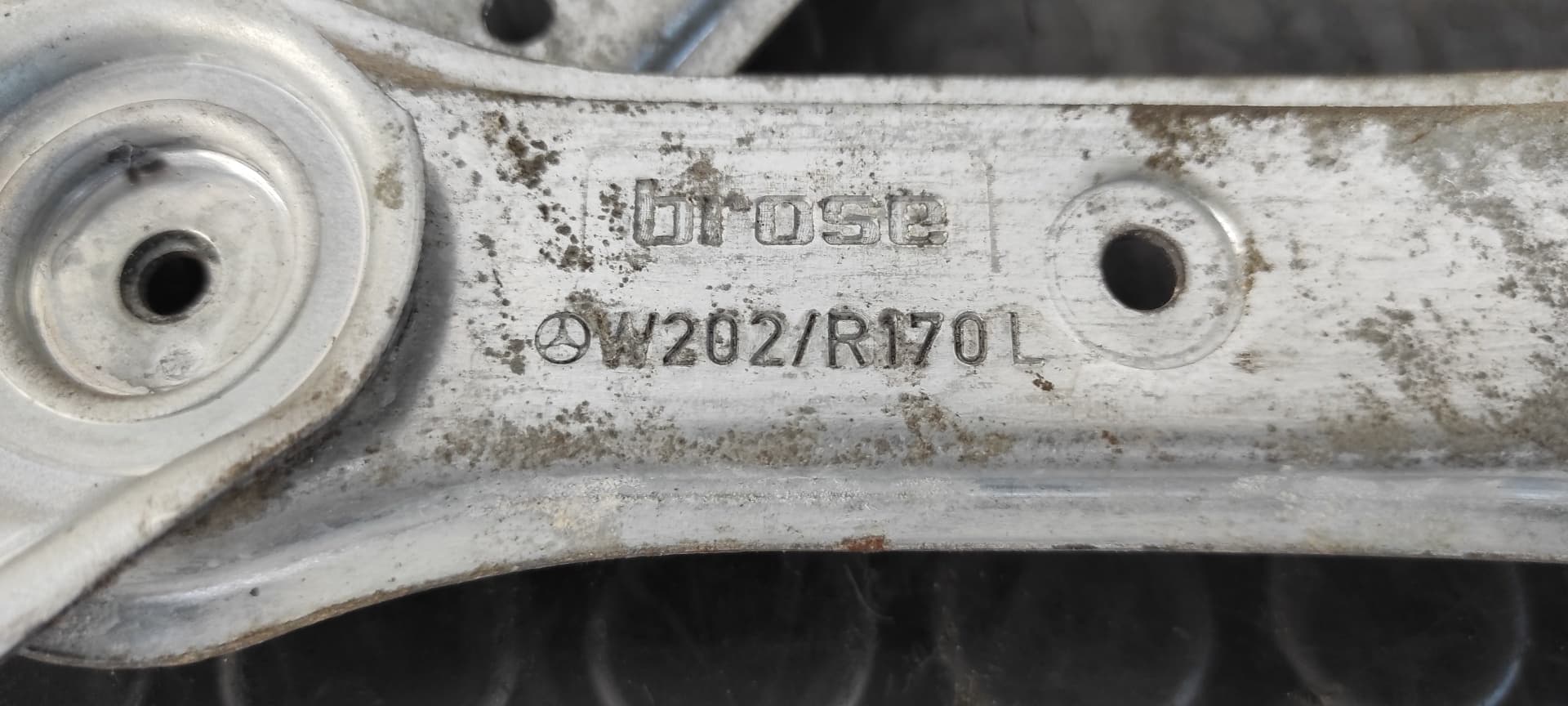 Recambio de ELEVALUNAS DELANTERO IZQUIERDO para MERCEDES-BENZ CLASE C (W202) BERLINA 250 TD (202.128) OM605960 referencia OEM IAM 0130821708   - GRIS 2