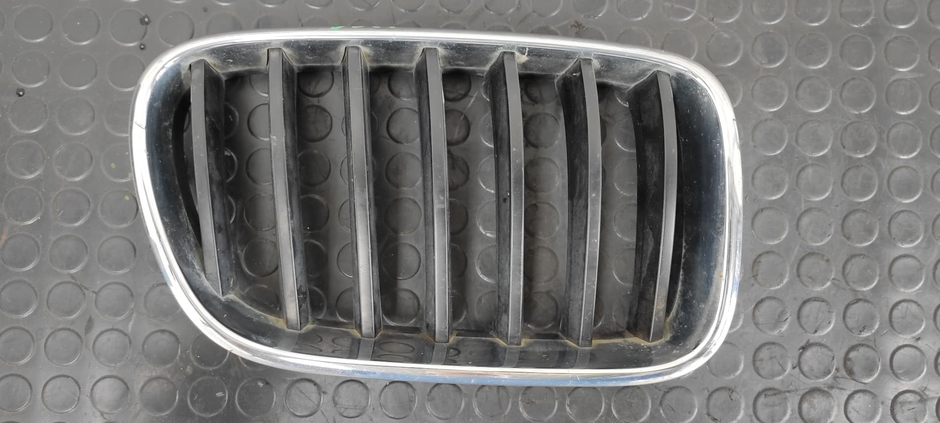 Recambio de REJILLA DELANTERA para BMW X3 (F25) sDrive 18d N47D20C referencia OEM IAM 51117210726   - GRIS