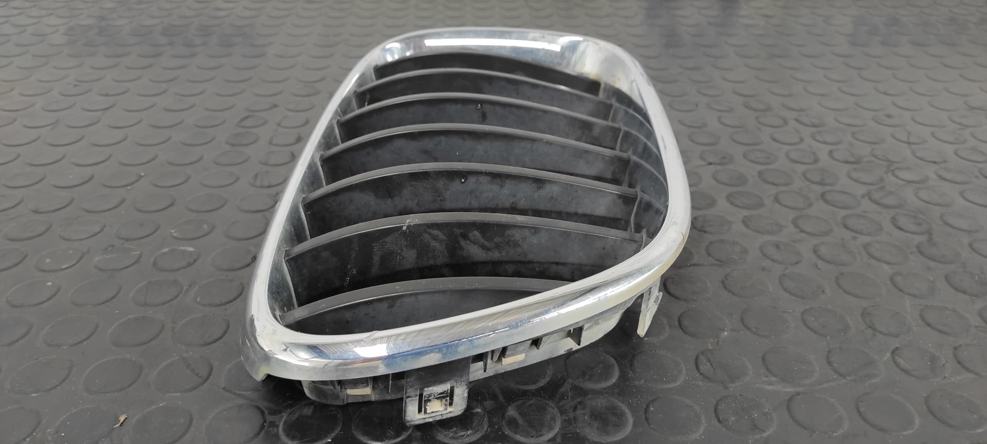 Recambio de REJILLA DELANTERA para BMW X3 (F25) sDrive 18d N47D20C referencia OEM IAM 51117210726   - GRIS 4