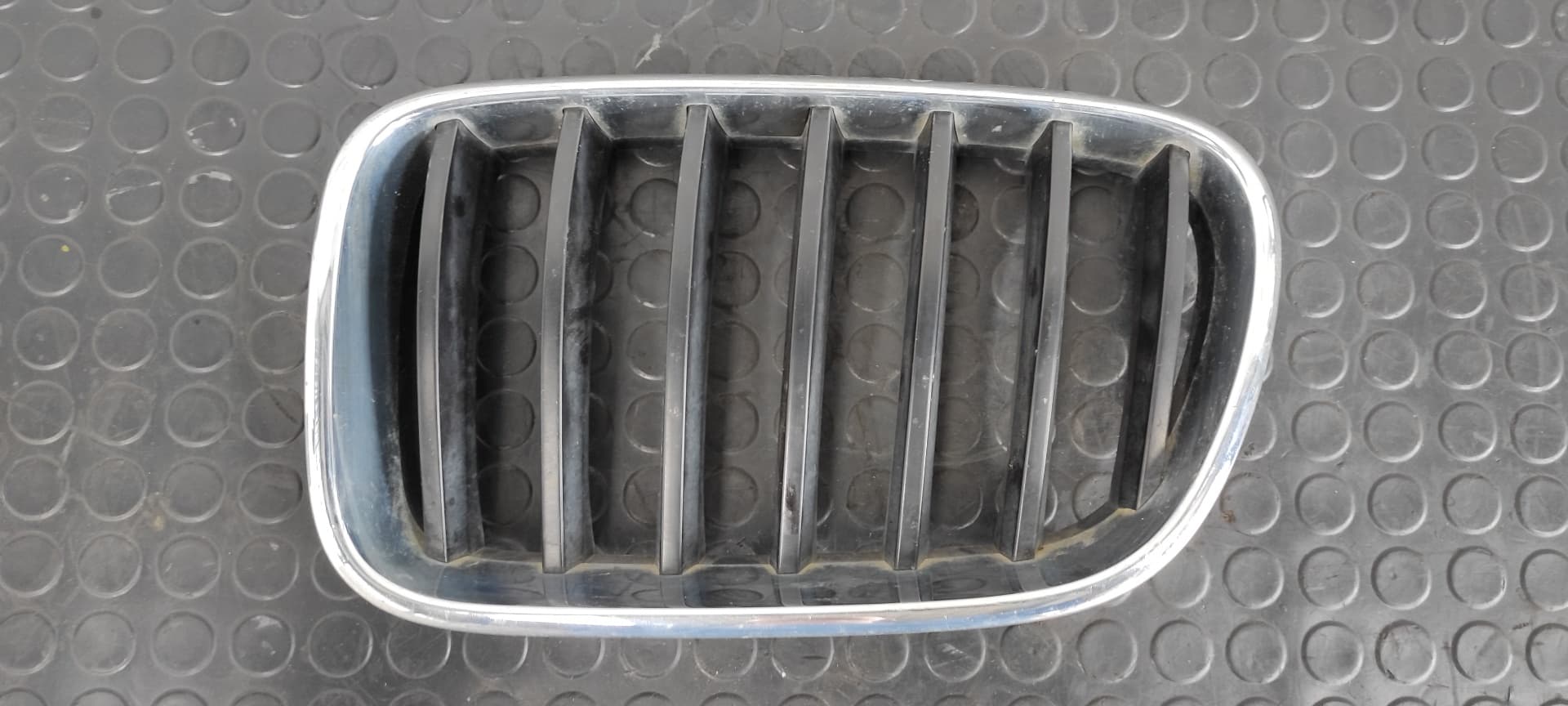 Recambio de REJILLA DELANTERA para BMW X3 (F25) sDrive 18d N47D20C referencia OEM IAM 51117210725   - GRIS