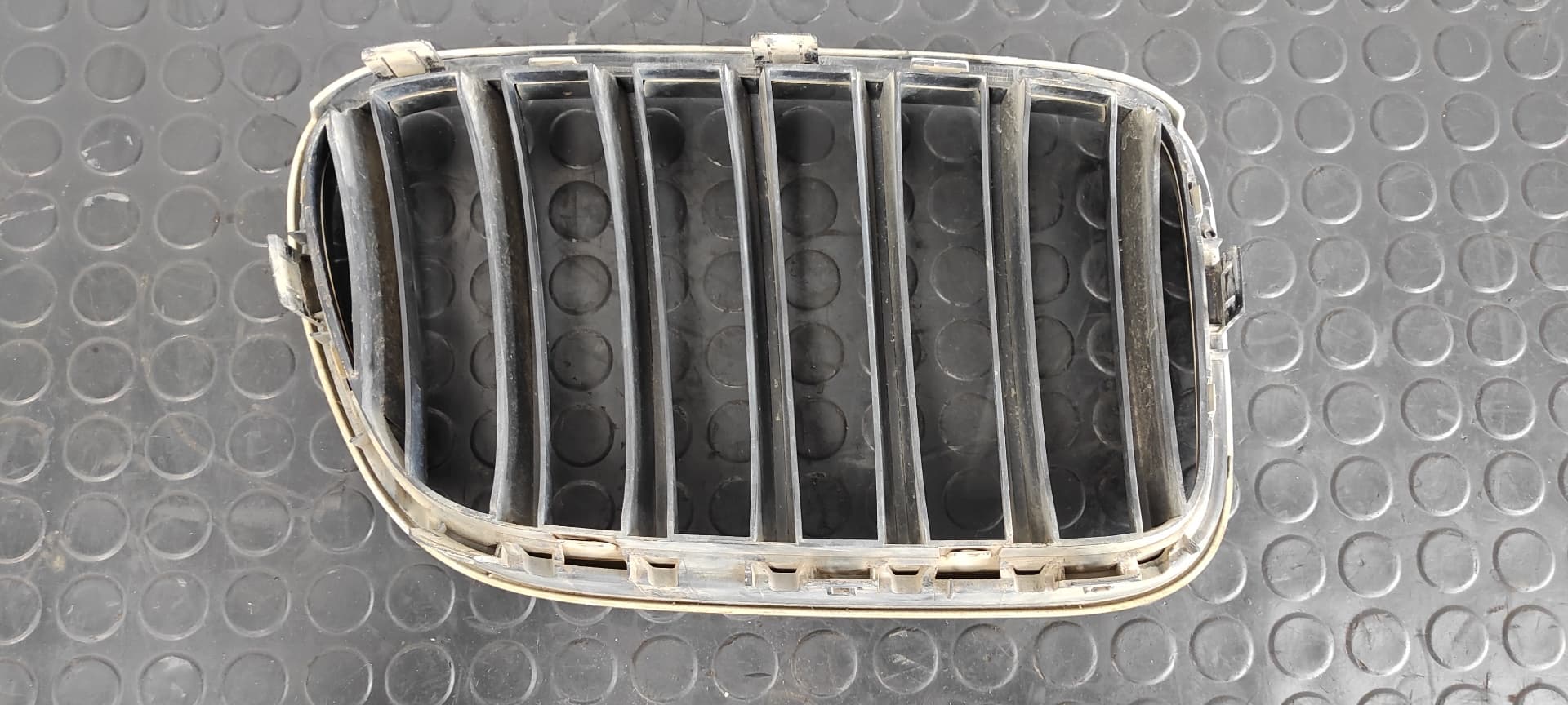 Recambio de REJILLA DELANTERA para BMW X3 (F25) sDrive 18d N47D20C referencia OEM IAM 51117210725   - GRIS 7
