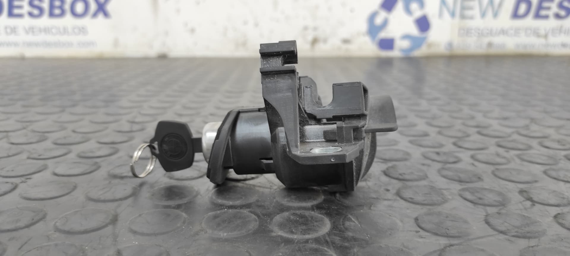 Recambio de BOMBIN PORTON TRASERO para BMW SERIE 3 BERLINA (E90) 320d 204D4 referencia OEM IAM 51247167321   - NEGRO 6