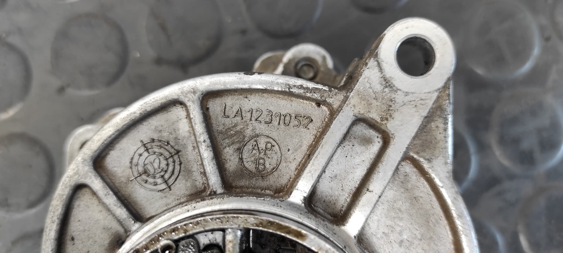 Recambio de DEPRESOR FRENO / BOMBA VACIO para MERCEDES-BENZ VITO MIXTO 06.2003 -> 111  CDI  Compacto  (639.601) 646982 referencia OEM IAM A6462300165   - BLANCO 3