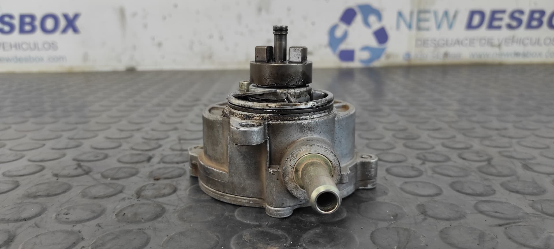 Recambio de DEPRESOR FRENO / BOMBA VACIO para MERCEDES-BENZ VITO MIXTO 06.2003 -> 111  CDI  Compacto  (639.601) 646982 referencia OEM IAM A6462300165   - BLANCO 6