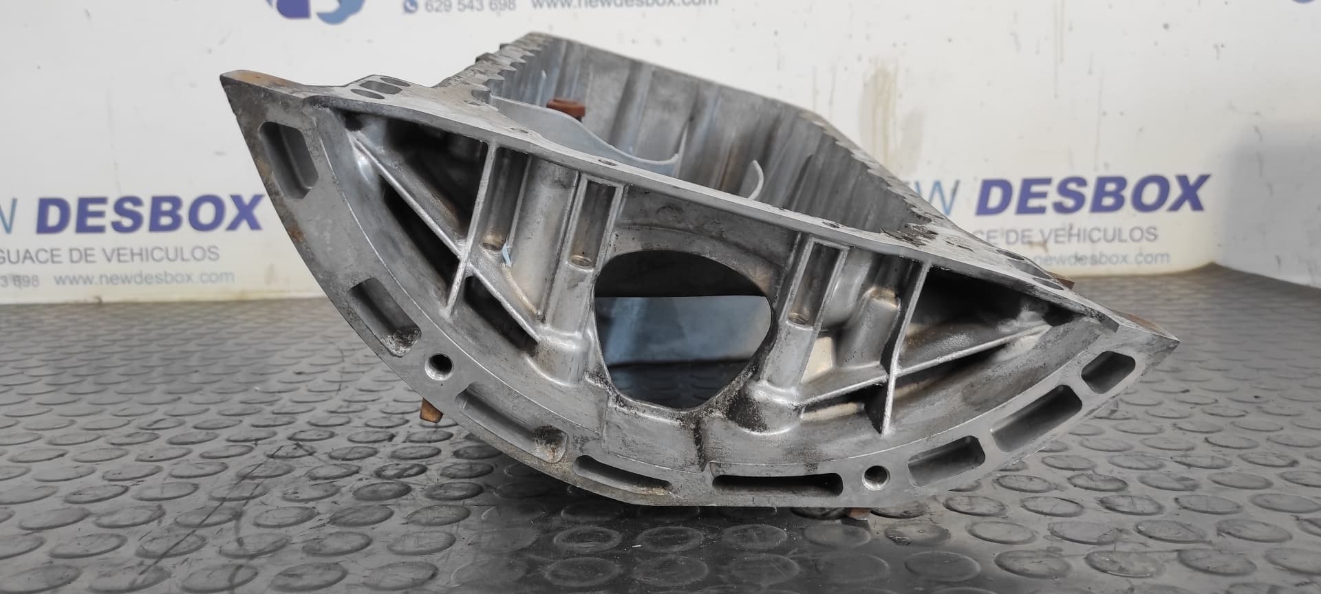 Recambio de CARTER para MERCEDES-BENZ VITO MIXTO 06.2003 -> 111  CDI  Compacto  (639.601) 646982 referencia OEM IAM R6460140402   - BLANCO 9
