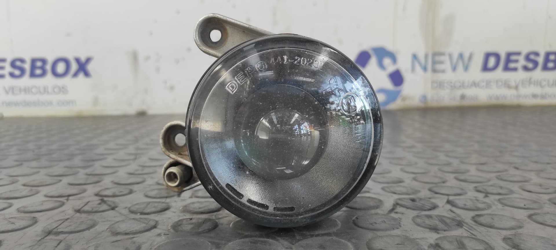 Recambio de FARO ANTINIEBLA IZQUIERDO para VOLKSWAGEN GOLF V BERLINA (1K1) GT Sport BKD referencia OEM IAM 084412023L   - GRIS