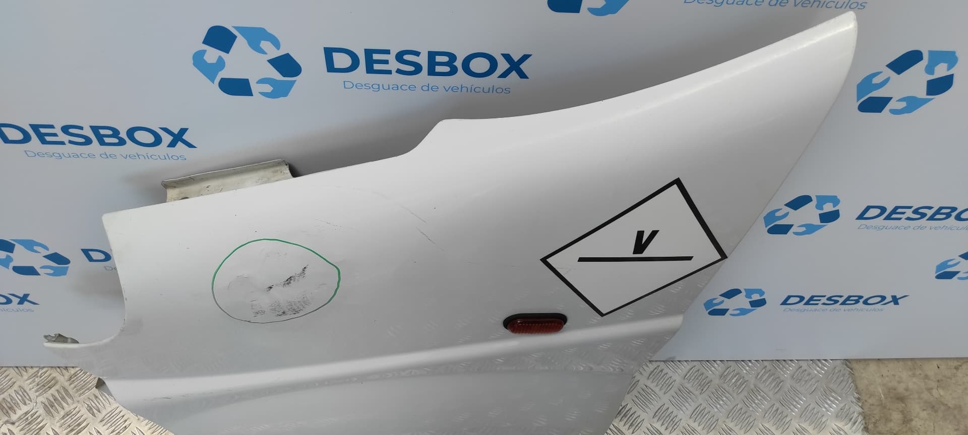 Recambio de ALETA DELANTERA IZQUIERDA para NISSAN PRIMASTAR (X83) Caja cerrada batalla corta 2,7t G9U730 referencia OEM IAM    - BLANCO 2