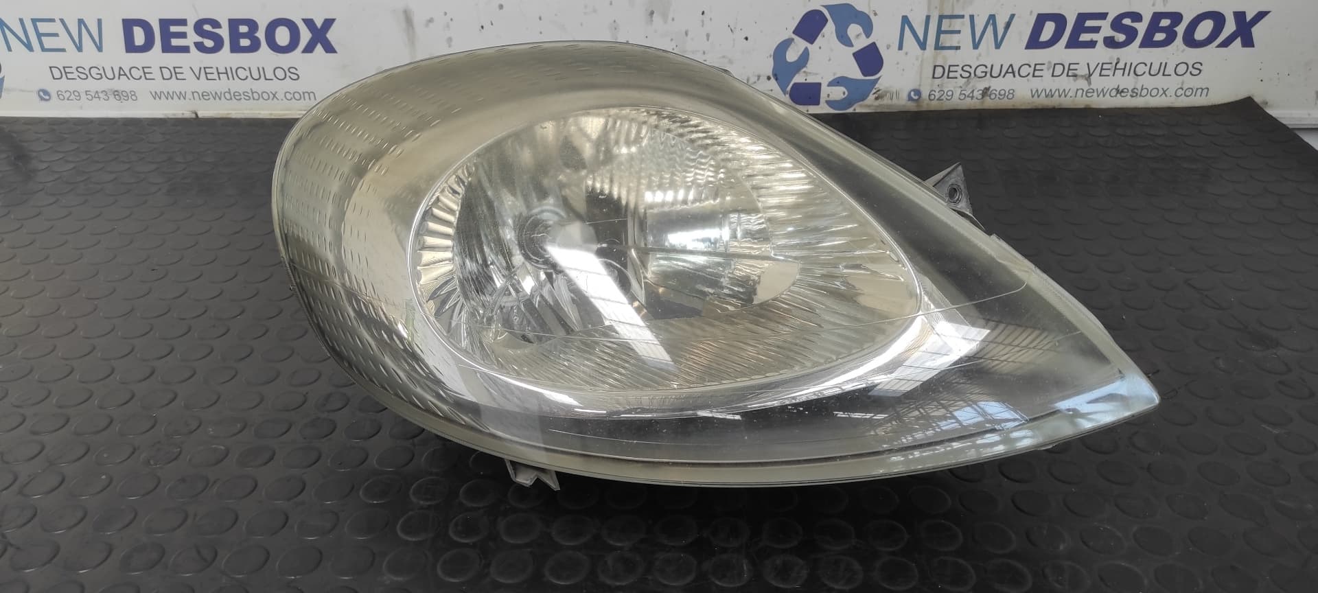 Recambio de FARO DERECHO para NISSAN PRIMASTAR (X83) Caja cerrada batalla corta 2,7t G9U730 referencia OEM IAM VALEO   - BLANCO