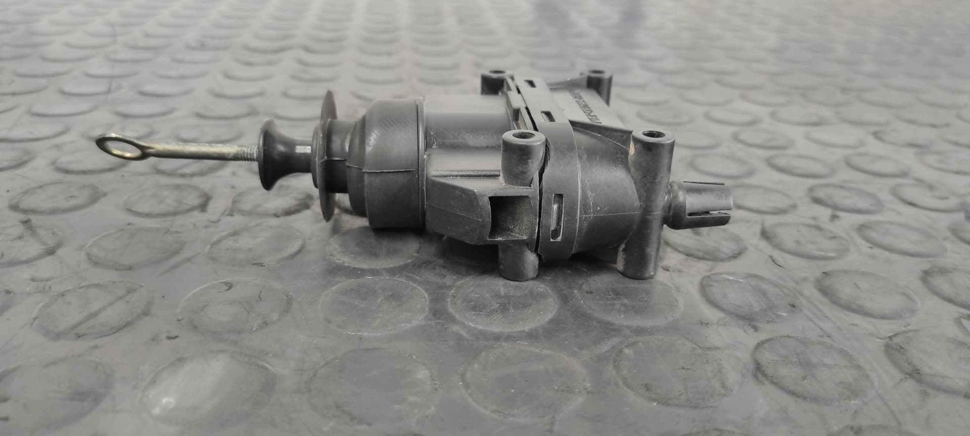 Recambio de MOTOR CIERRE CENTRALIZADO DELANTERO DERECHO para MERCEDES-BENZ CLASE E (W124) BERLINA D-Turbo 250 (124.128) OM602962 referencia OEM IAM    - GRIS 3