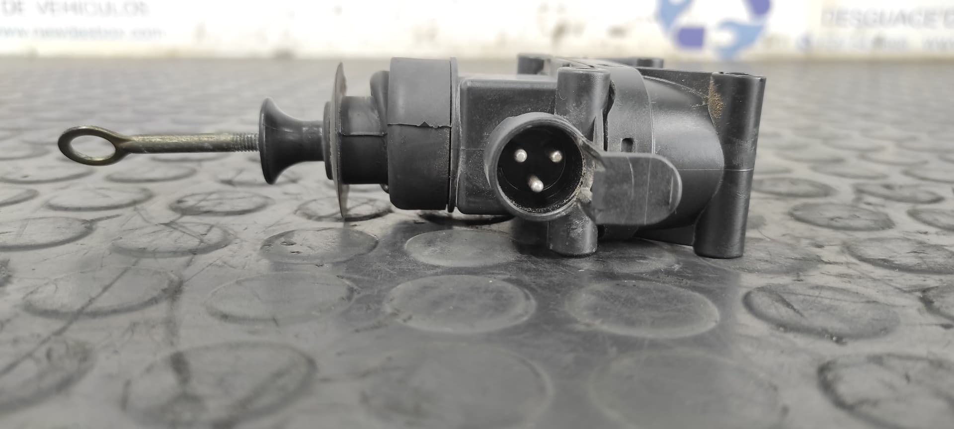 Recambio de MOTOR CIERRE CENTRALIZADO DELANTERO DERECHO para MERCEDES-BENZ CLASE E (W124) BERLINA D-Turbo 250 (124.128) OM602962 referencia OEM IAM    - GRIS 2