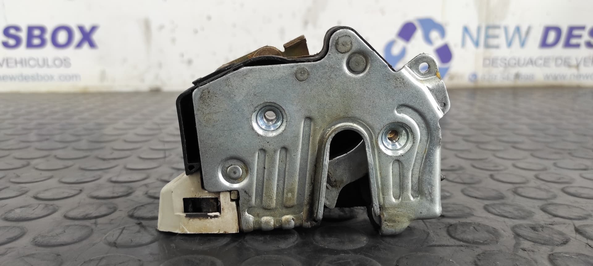 Recambio de CERRADURA PUERTA TRASERA DERECHA para MERCEDES-BENZ CLASE E (W124) BERLINA D-Turbo 250 (124.128) OM602962 referencia OEM IAM KIEKERT 2392   - GRIS 2
