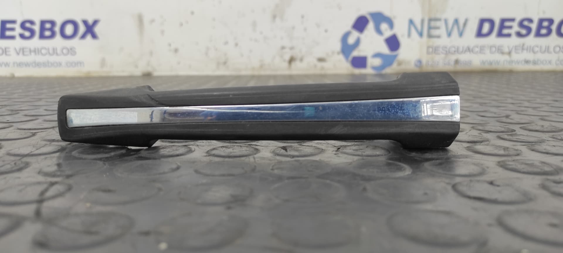 Recambio de MANETA  TRASERA IZQUIERDA para MERCEDES-BENZ CLASE E (W124) BERLINA D-Turbo 250 (124.128) OM602962 referencia OEM IAM    - GRIS
