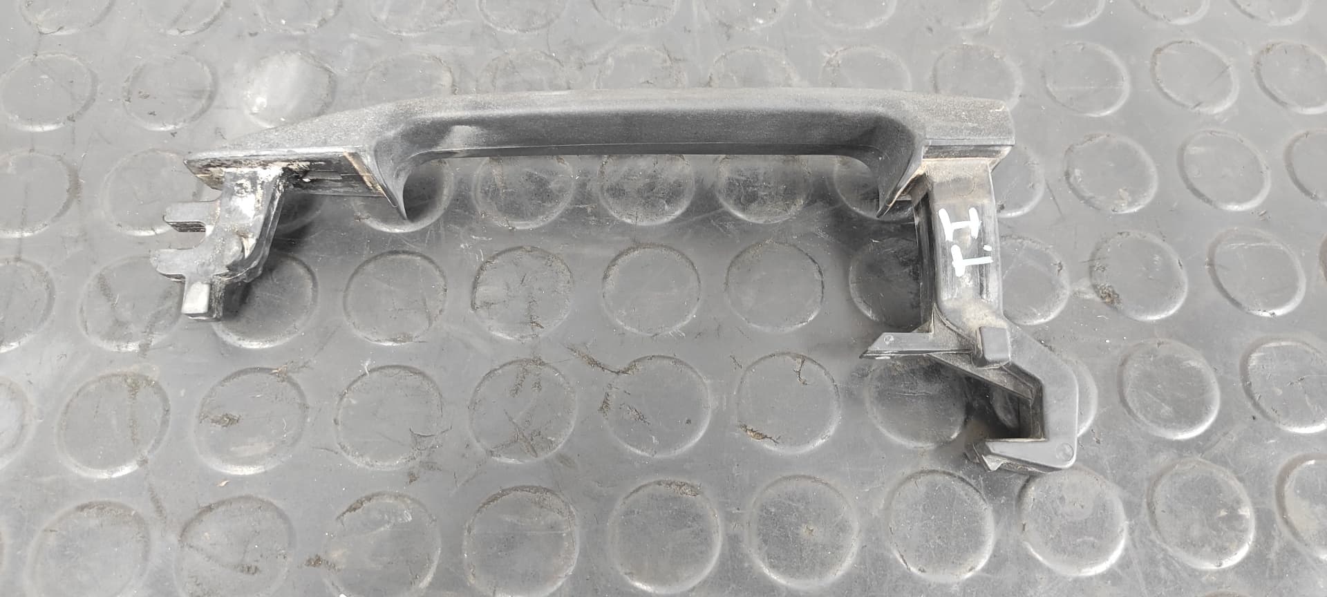 Recambio de MANETA  TRASERA IZQUIERDA para MERCEDES-BENZ CLASE E (W124) BERLINA D-Turbo 250 (124.128) OM602962 referencia OEM IAM    - GRIS 4
