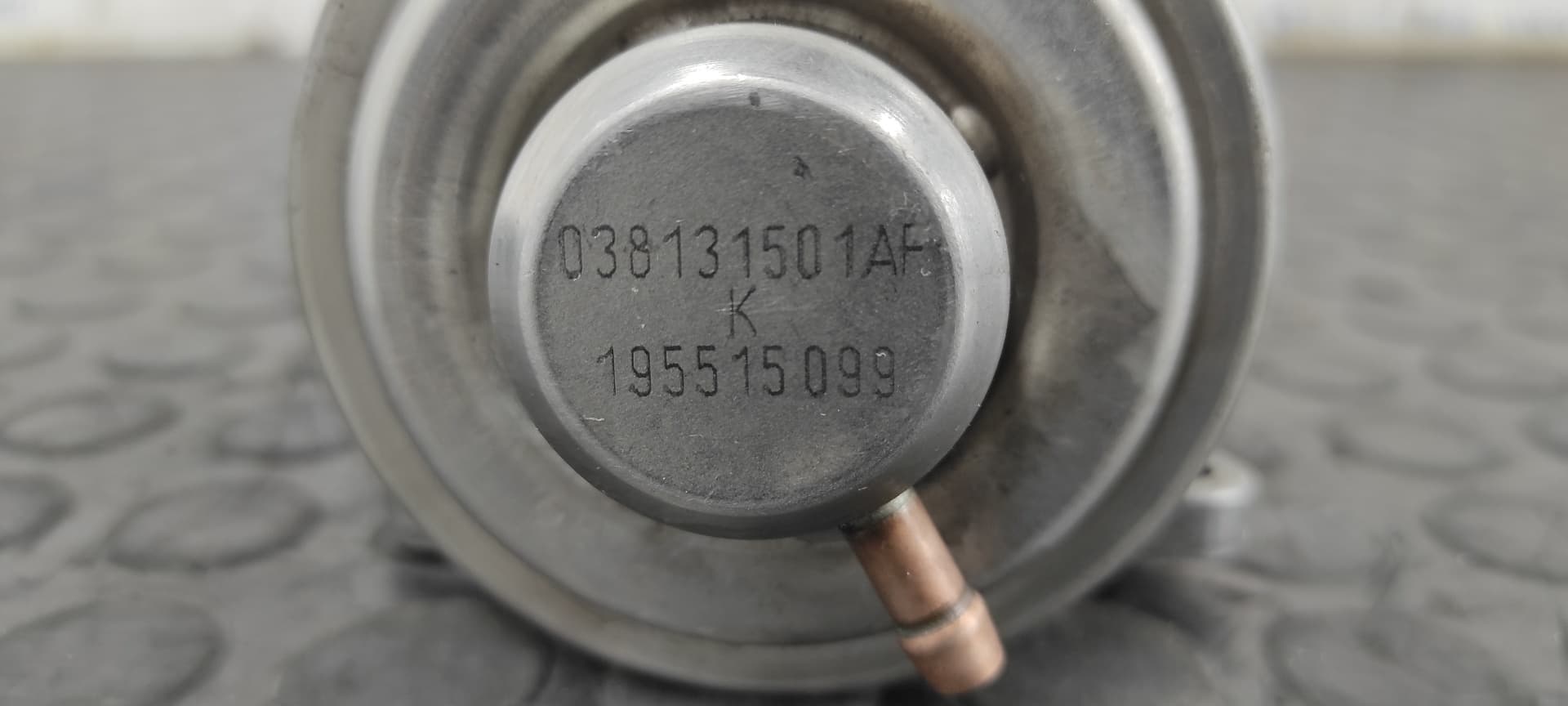 Recambio de VALVULA EGR para VOLKSWAGEN GOLF V BERLINA (1K1) BKC referencia OEM IAM 038131501AF   - NEGRO 4